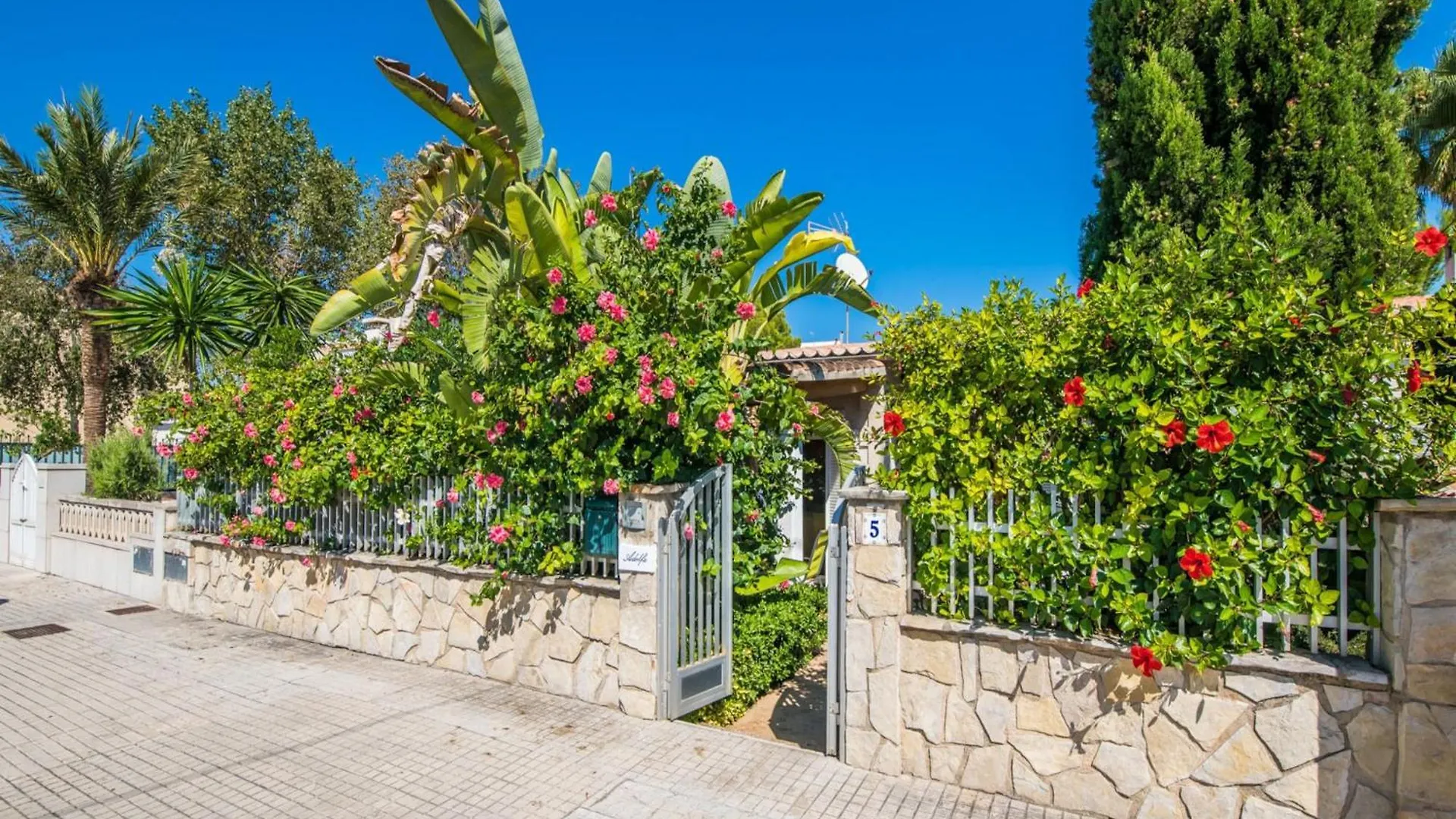 Holiday Home In Puerto De Alcudia 0*, ポルト・ダルクディア
